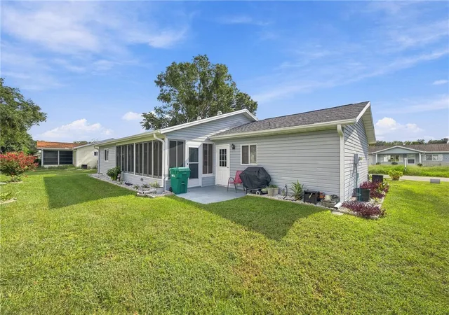 Photo 4 of Single family home for sale at 17929 SE 107th Court, Summerfield, FL 34491 | MLS# OM732578 | Listing updated on 2026-09-25