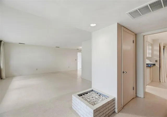Photo 3 of Single family home for sale at 1514 Oakadia Dr W, Clearwater, FL 33764 | MLS# TB8550301 | Listing updated on 2026-09-22