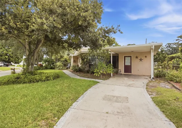 Photo 3 of Single family home for sale at 3206 River Cvs Dr, Tampa, FL 33614 | MLS# TB8550307 | Listing updated on 2026-09-21