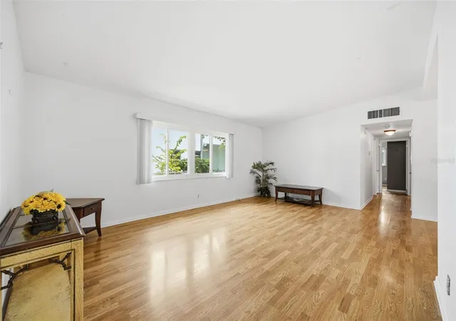 Photo 4 of Single family home for sale at 3206 River Cvs Dr, Tampa, FL 33614 | MLS# TB8550307 | Listing updated on 2026-09-21