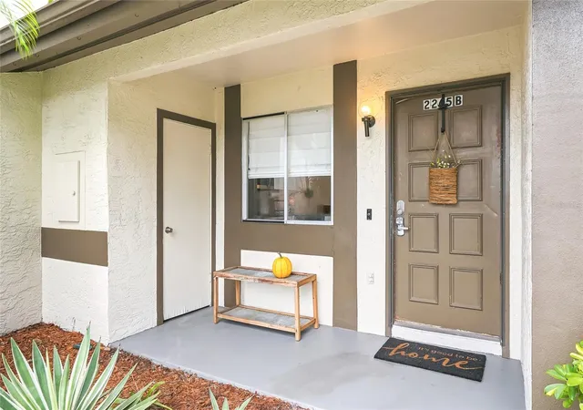 Photo 4 of Condo for sale at 2265 Bancroft Cir S #B, Palm Harbor, FL 34683 | MLS# TB8550308 | Listing updated on 2026-10-08