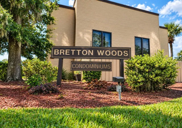 Photo 3 of Condo for sale at 2432 Ne 7th Street #6, Ocala, FL 34470 | MLS# OM732582 | Listing updated on 2026-09-20