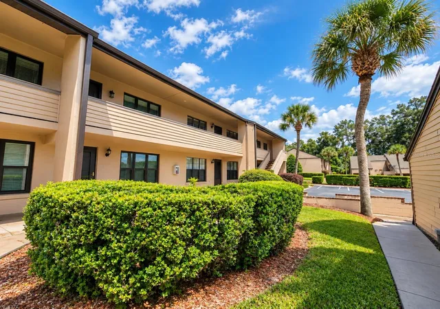 Photo 3 of Condo for sale at 2432 NE 7th Street #6, Ocala, FL 34470 | MLS# OM732582 | Listing updated on 2026-09-20