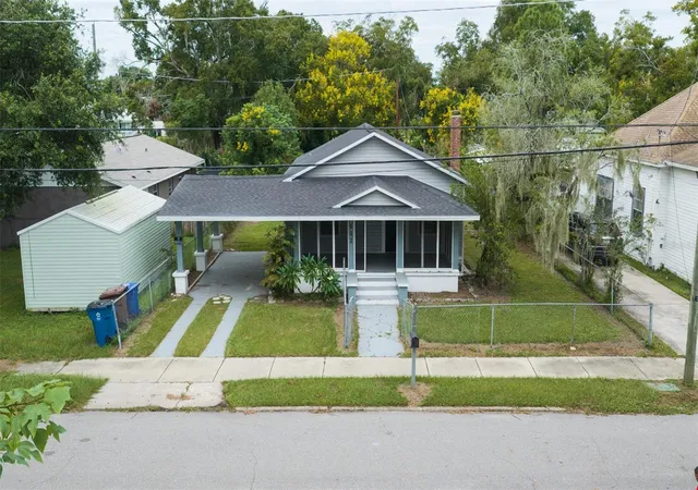 Single family home for sale at 602 NW 1st Avenue, MULBERRY, FL 33860 | MLS# TB8550318