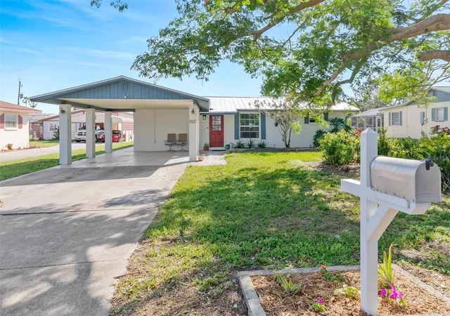 Photo 2 of Single family home for sale at 142 2nd Avenue, Nokomis, FL 34275 | MLS# A4706718 | Listing updated on 2026-10-06