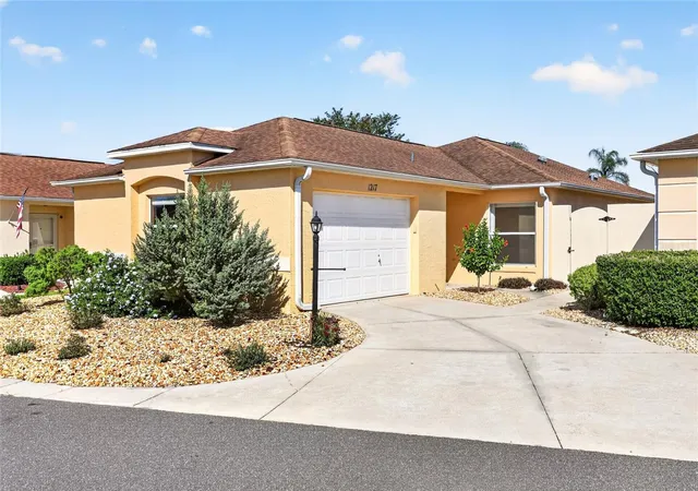 Single family home for sale at 1217 Santa Cruz Dr, THE VILLAGES, FL 32162 | MLS# G5118031