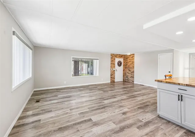 Photo 3 of Manufactured home for sale at 11 Florence Blvd, Debary, FL 32713 | MLS# V4951385 | Listing updated on 2026-09-25