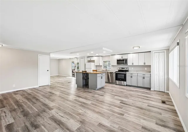 Photo 4 of Manufactured home for sale at 11 Florence Blvd, Debary, FL 32713 | MLS# V4951385 | Listing updated on 2026-09-25
