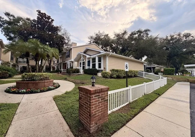 Photo 1 of Single family home for sale at 2416 Hounds Trl, Palm Harbor, FL 34683 | MLS# TB8550329 | Listing updated on 2026-09-20