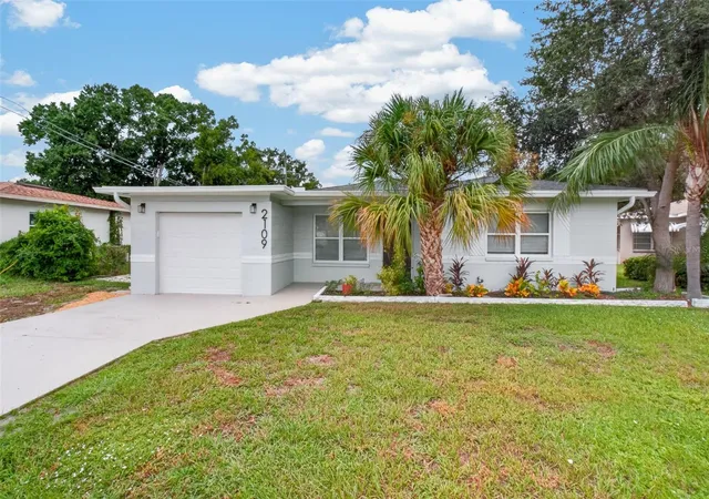 Photo 2 of Single family home for sale at 2109 58th Street S, Gulfport, FL 33707 | MLS# TB8550332 | Listing updated on 2026-10-07