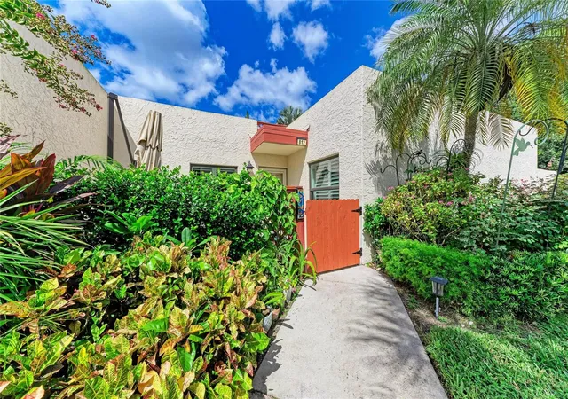 Photo 1 of Condo for sale at 812 Spring Lakes Blvd, Bradenton, FL 34210 | MLS# A4706726 | Listing updated on 2026-09-22