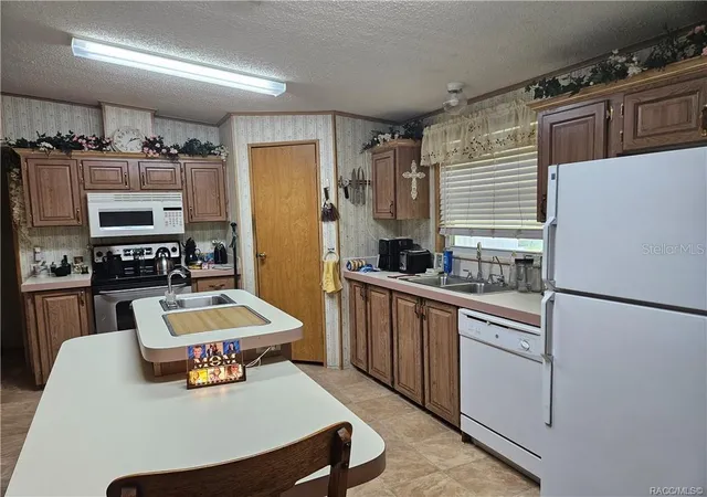 Photo 3 of Manufactured home for sale at 4360 N Weewahi Point, Crystal River, FL 34428 | MLS# TB8550336 | Listing updated on 2026-09-22
