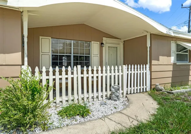 Photo 4 of Single family home for sale at 5253 Forest Hills Dr, Holiday, FL 34690 | MLS# W7889664 | Listing updated on 2026-09-21