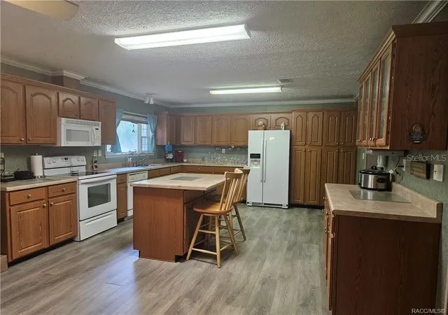 Photo 2 of Manufactured home for sale at 2905 N Turkey Oak Dr, Crystal River, FL 34428 | MLS# TB8550339 | Listing updated on 2026-09-23