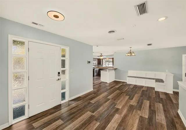 Photo 3 of Single family home for sale at 809 Jacaranda Dr, Largo, FL 33770 | MLS# TB8550341 | Listing updated on 2026-10-06