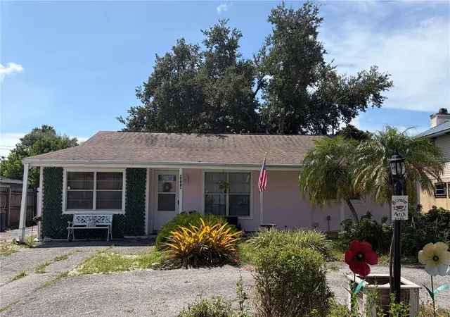 Photo 1 of Single family home for sale at 2027 27th Avenue W, Bradenton, FL 34205 | MLS# TB8550342 | Listing updated on 2026-10-01