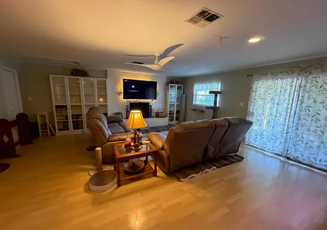 Photo 3 of Single family home for sale at 2027 27th Avenue W, Bradenton, FL 34205 | MLS# TB8550342 | Listing updated on 2026-10-01