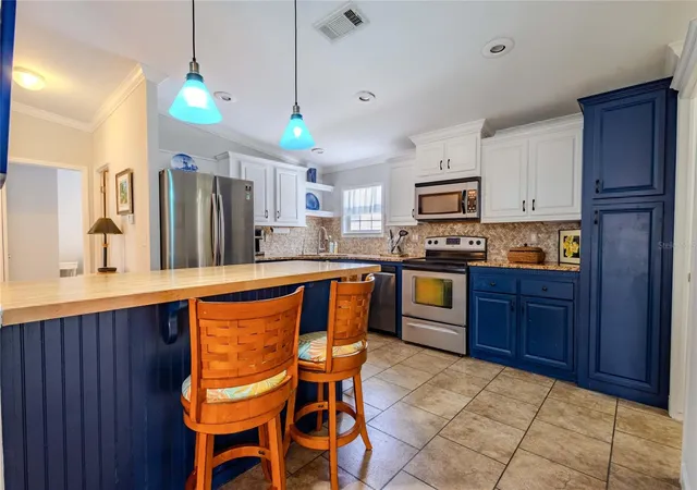 Photo 4 of Manufactured home for sale at 2100 Kings Hwy #402, Port Charlotte, FL 33980 | MLS# C7530954 | Listing updated on 2026-10-03