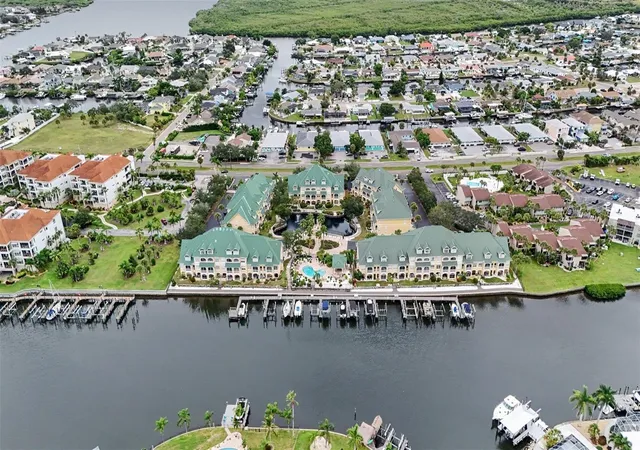 Photo 2 of Townhouse for sale at 6301 Sunset Bay Cir, Apollo Beach, FL 33572 | MLS# TB8550346 | Listing updated on 2026-10-07