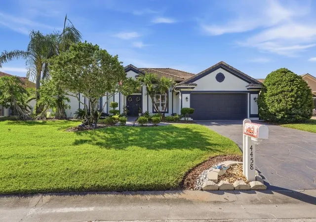 Photo 1 of Single family home for sale at 4458 Fairway Oaks Dr, Mulberry, FL 33860 | MLS# L4965196 | Listing updated on 2026-09-26