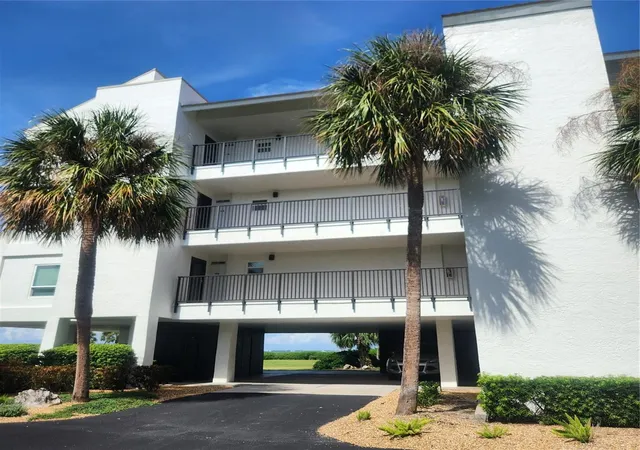 Listing Photo 1 - Condo for sale in building located at 4600 Gulf Of Mexico Dr, Longboat Key, FL 34228 - Unit #301