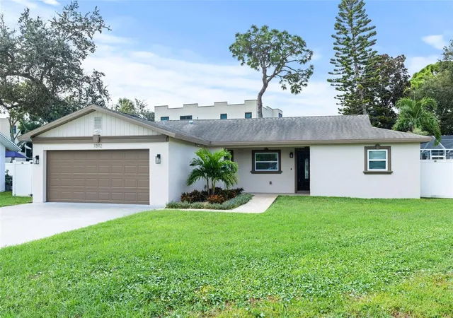 Photo 3 of Single family home for sale at 7892 Sundown Dr N, Saint Petersburg, FL 33709 | MLS# TB8550362 | Listing updated on 2026-10-07