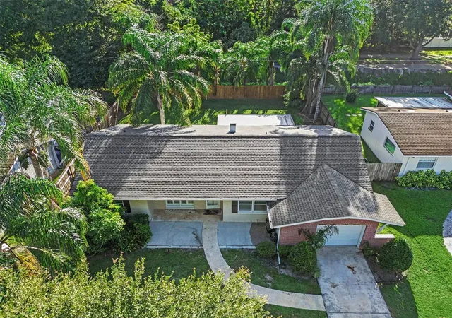 Photo 1 of Sale Pending at 624 Fitzwalter Dr, Winter Park, FL 32792 | MLS# O6443363 | Listing updated on 2026-09-25