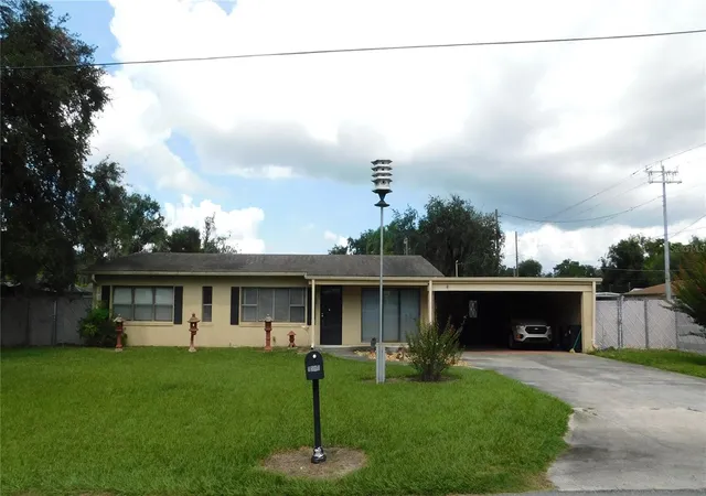 Photo 1 of Single family home for sale at 1506 Oakdale St, Plant City, FL 33563 | MLS# TB8550379 | Listing updated on 2026-10-08