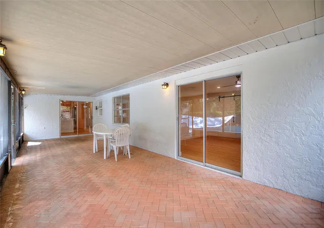 Photo 3 of Single family home for sale at 12201 Elsmere Ct, Thonotosassa, FL 33592 | MLS# TB8550387 | Listing updated on 2026-10-02