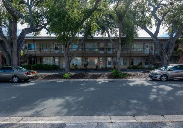 Condo for sale at 1257 Drew St #14, CLEARWATER, FL 33755 | MLS# TB8550388