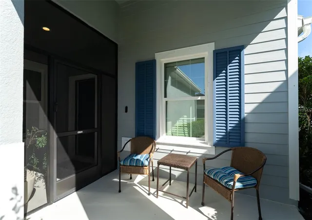 Photo 3 of House for sale at 13533 Circa Xing Dr, Lithia, FL 33547 | MLS# TB8550403 | Listing updated on 2026-10-04