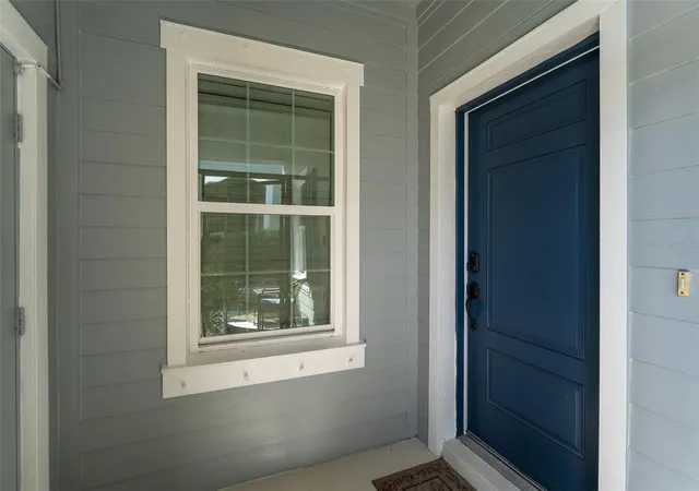 Photo 4 of House for sale at 13533 Circa Xing Dr, Lithia, FL 33547 | MLS# TB8550403 | Listing updated on 2026-10-04