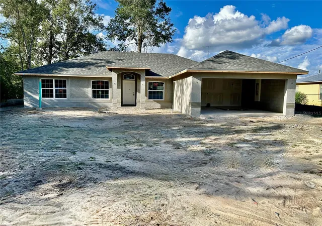 Photo 2 of Single family home for sale at 105 Pecan Crse Cir, Ocala, FL 34472 | MLS# OM732594 | Listing updated on 2026-09-26
