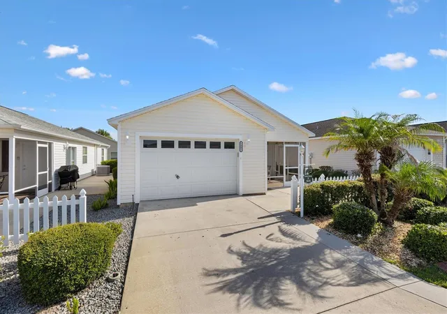 Single family home for sale at 1441 Dynasty Pl, THE VILLAGES, FL 32163 | MLS# G5118040