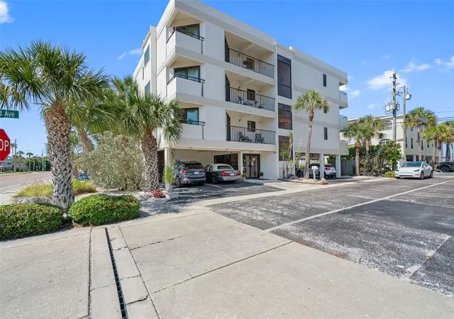 Condo for sale at 2112 Gulf Blvd #4B, INDIAN ROCKS BEACH, FL 33785 | MLS# TB8550416