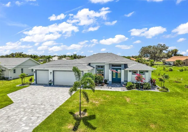 Photo 3 of Single family home for sale at 27233 Salta Dr, Punta Gorda, FL 33983 | MLS# C7530959 | Listing updated on 2026-10-05