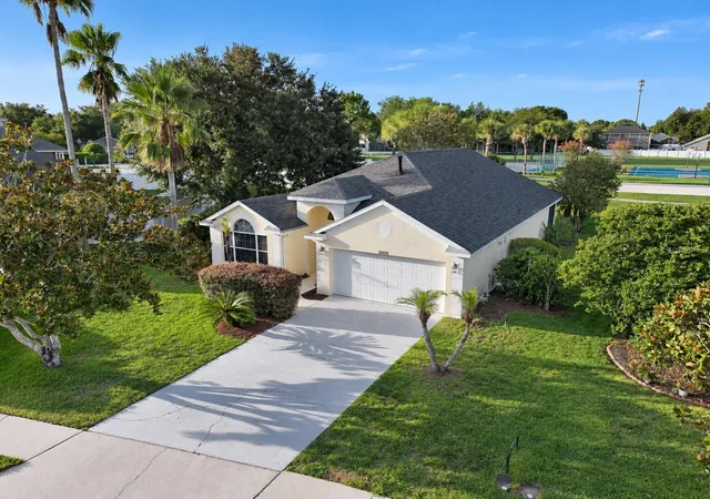 Photo 1 of Single family home for sale at 2813 Mayflower Loop, Clermont, FL 34714 | MLS# G5118043 | Listing updated on 2026-09-29