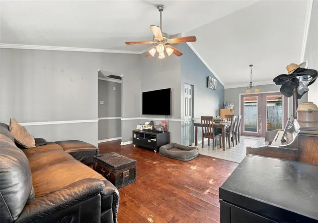 Photo 3 of Single family home for sale at 1925 Castle Bay Ct, Oldsmar, FL 34677 | MLS# R4912040 | Listing updated on 2026-10-03