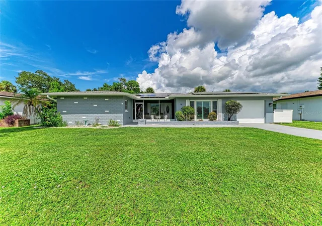 Photo 2 of Single family home for sale at 16 Oakland Hills Pl, Rotonda West, FL 33947 | MLS# D6148851 | Listing updated on 2026-09-23