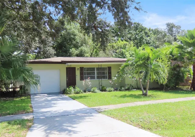 Photo 1 of Sale Pending at 1841 West Dr, Clearwater, FL 33755 | MLS# TB8550430 | Listing updated on 2026-10-23