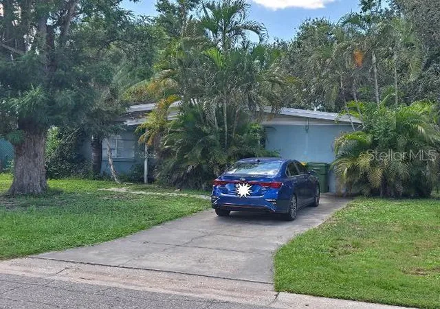 Photo 1 of Single family home for sale at 324 Golden Sands Dr, Sarasota, FL 34232 | MLS# TB8550431 | Listing updated on 2026-09-21