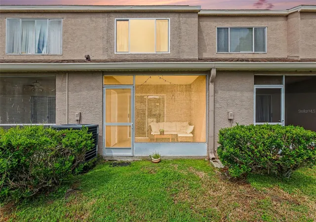 Photo 2 of Townhouse for sale at 6137 Bayside Key Dr, Tampa, FL 33615 | MLS# TB8550438 | Listing updated on 2026-09-27