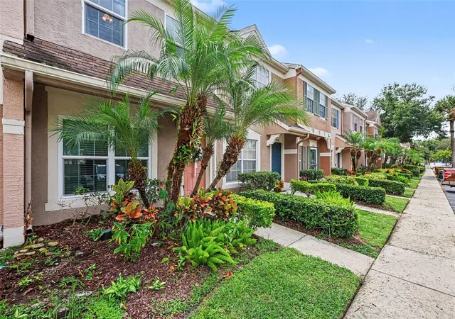 Photo 4 of Townhouse for sale at 6137 Bayside Key Dr, Tampa, FL 33615 | MLS# TB8550438 | Listing updated on 2026-09-27