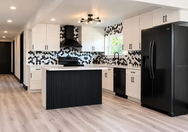 Photo 4 of Single family home for sale at 334 W Beresford Rd, Deland, FL 32720 | MLS# O6443399 | Listing updated on 2026-10-09