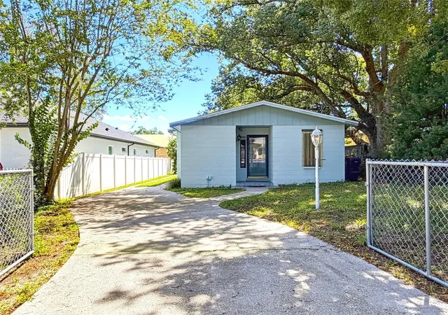 Single family home for sale at 1026 W Rambla St, TAMPA, FL 33612 | MLS# TB8550442