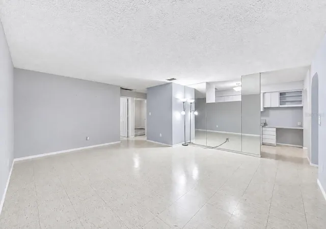 Photo 4 of Single family home for sale at 1026 W Rambla St, Tampa, FL 33612 | MLS# TB8550442 | Listing updated on 2026-09-21