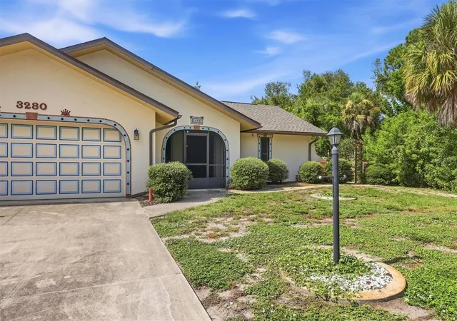 Photo 2 of Single family home for sale at 3280 Siesta Dr, Venice, FL 34293 | MLS# A4706747 | Listing updated on 2026-09-24