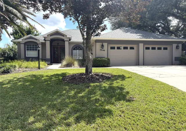 Single family home for sale at 19588 SW 86th Lane, DUNNELLON, FL 34432 | MLS# OM732598