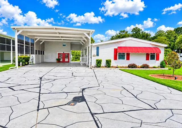 Photo 1 of Manufactured home for sale at 5214 Is View Cir N, Polk City, FL 33868 | MLS# P4939941 | Listing updated on 2026-10-09