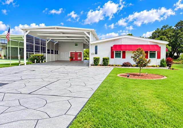 Photo 2 of Manufactured home for sale at 5214 Is View Cir N, Polk City, FL 33868 | MLS# P4939941 | Listing updated on 2026-10-09